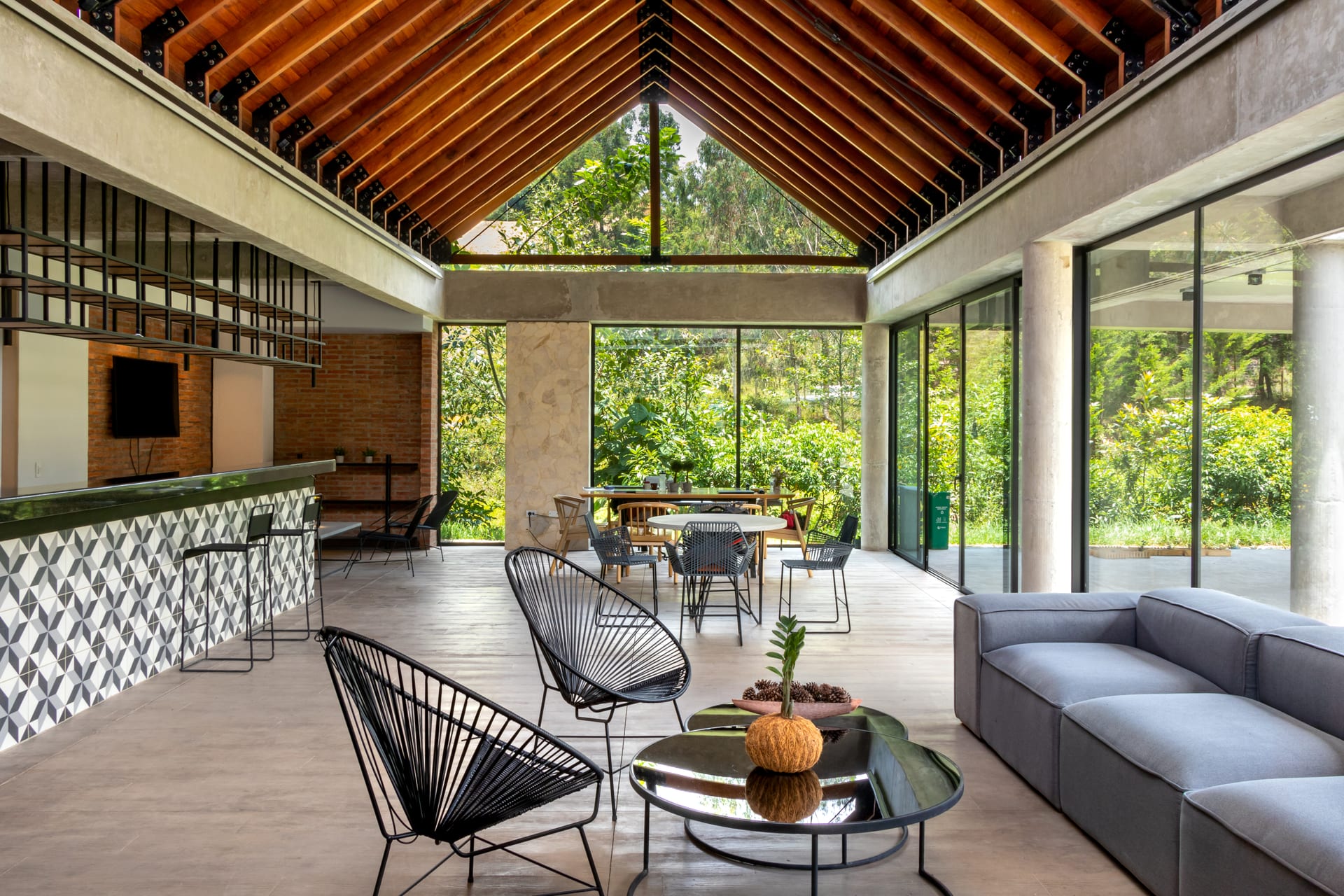 Casa Loop — Diseno contemporaneo campestre en Llanogrande